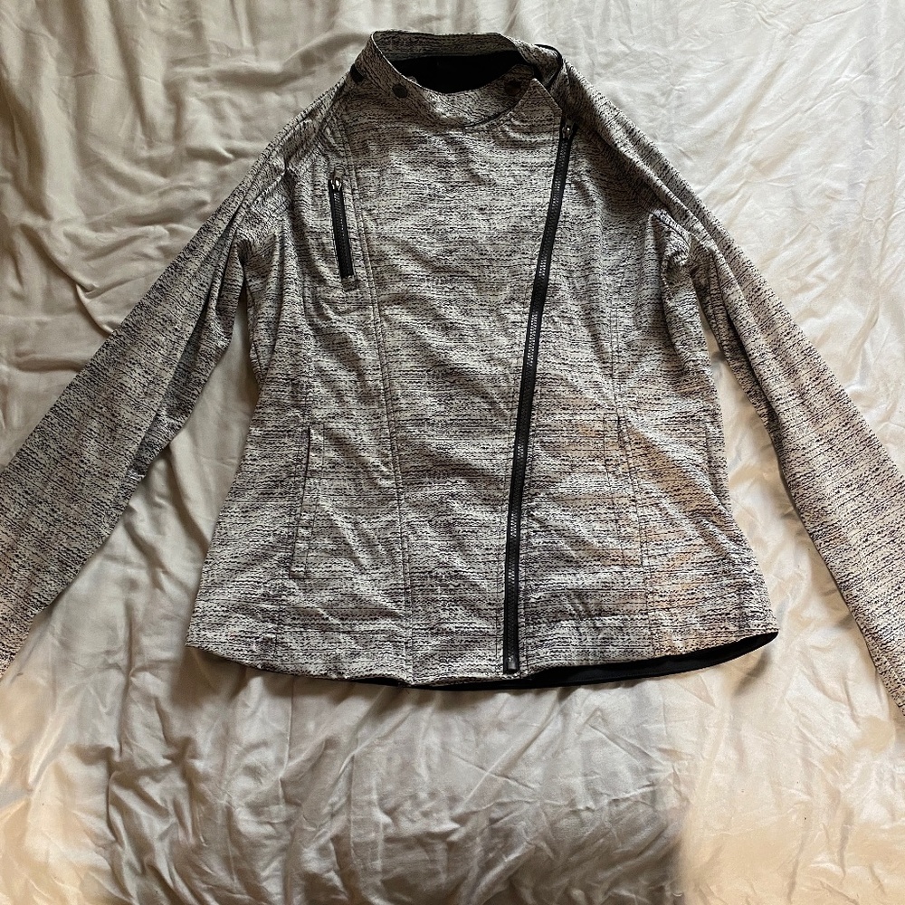 white and black Mondetta track jacket